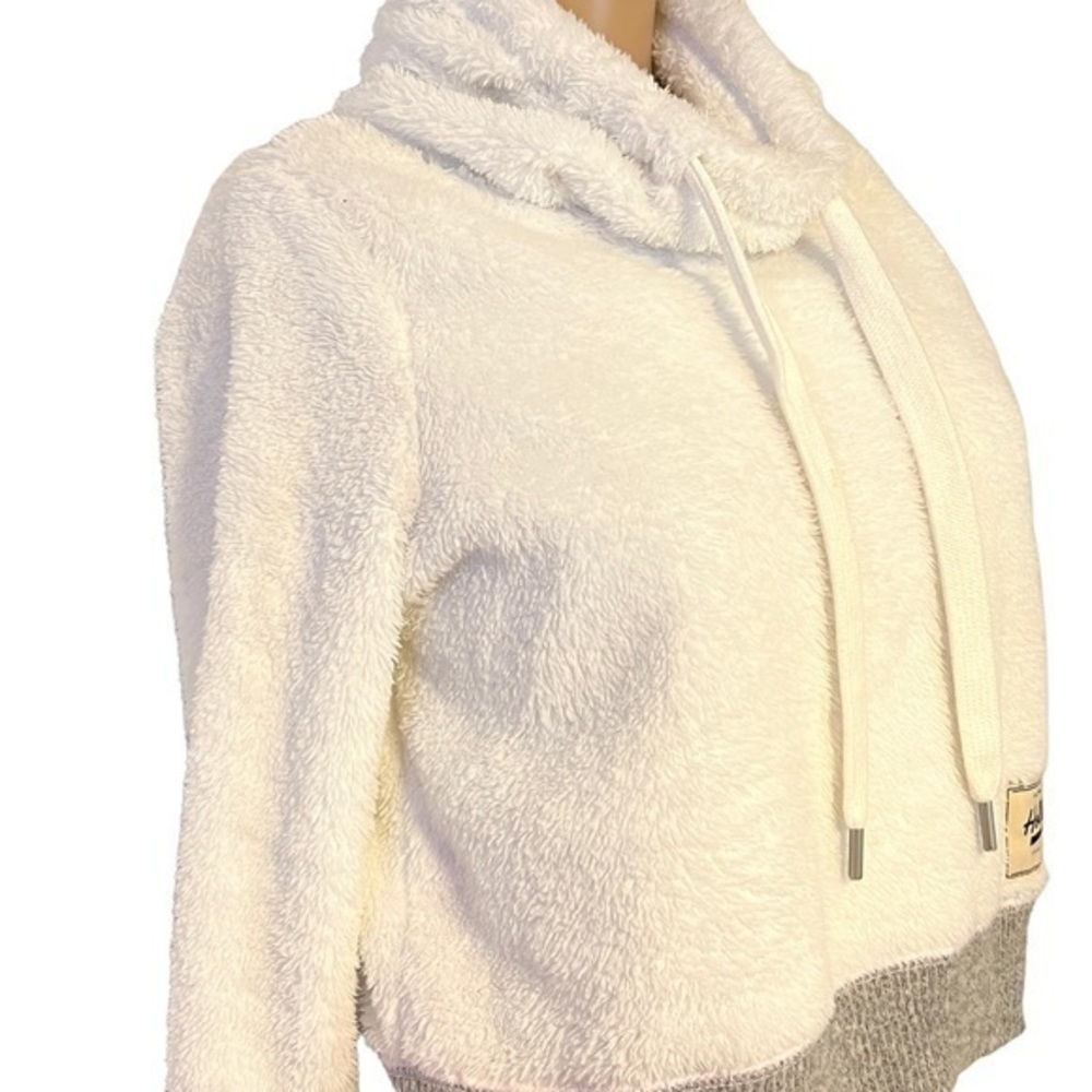 HOLLISTER Soft Faux Fur Soft White Pullover Turtle Neck Sweater XSmall